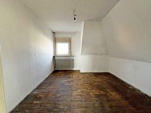 Zimmer BIETERVERFAHREN! Sanierungsbed�rftige Doppelhaush�lfte mit Umbau- und Erweiterungspotential!