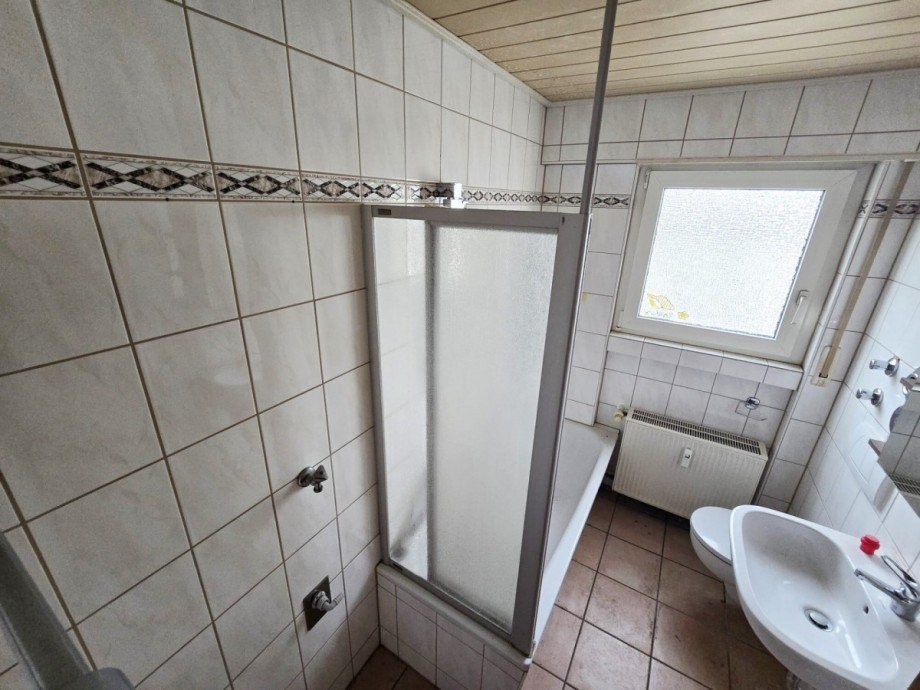 Badezimmer DG Mehrfamilienhaus Eppelheim