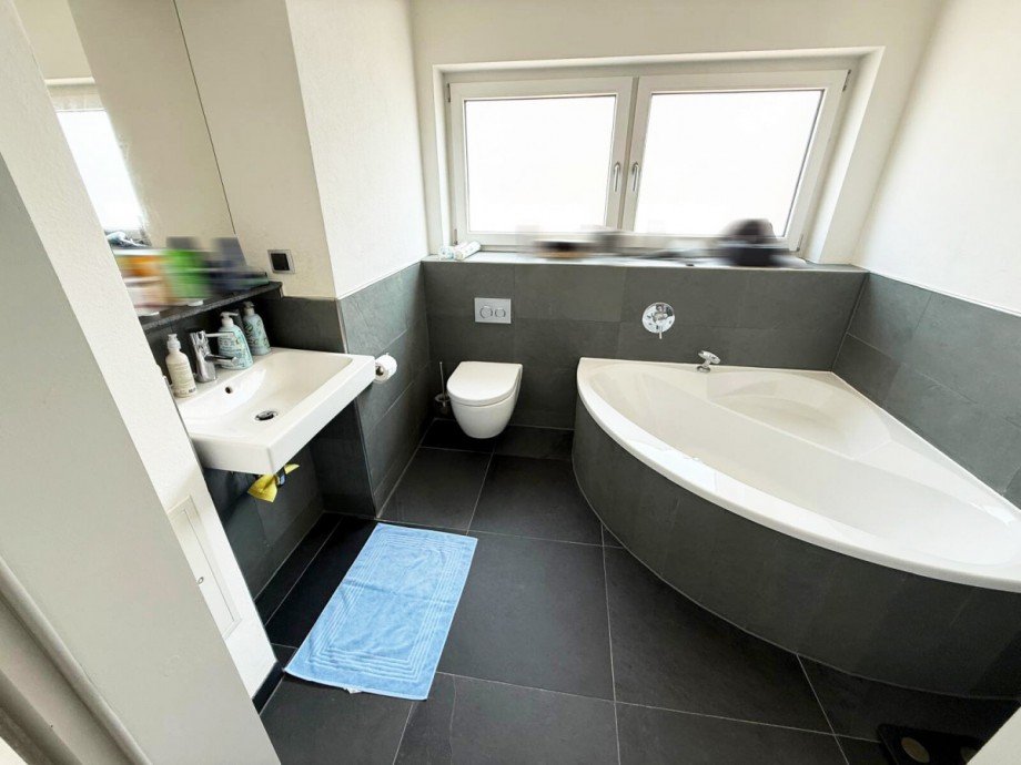 Badezimmer2 Obergeschoss Doppelhaush�lfte Freinsheim