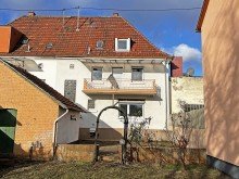 Hausansicht Gartenseite BIETERVERFAHREN! Sanierungsbed�rftige Doppelhaush�lfte mit Umbau- und Erweiterungspotential!