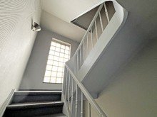 Treppenhaus BIETERVERFAHREN! Sanierungsbed�rftige Doppelhaush�lfte mit Umbau- und Erweiterungspotential!