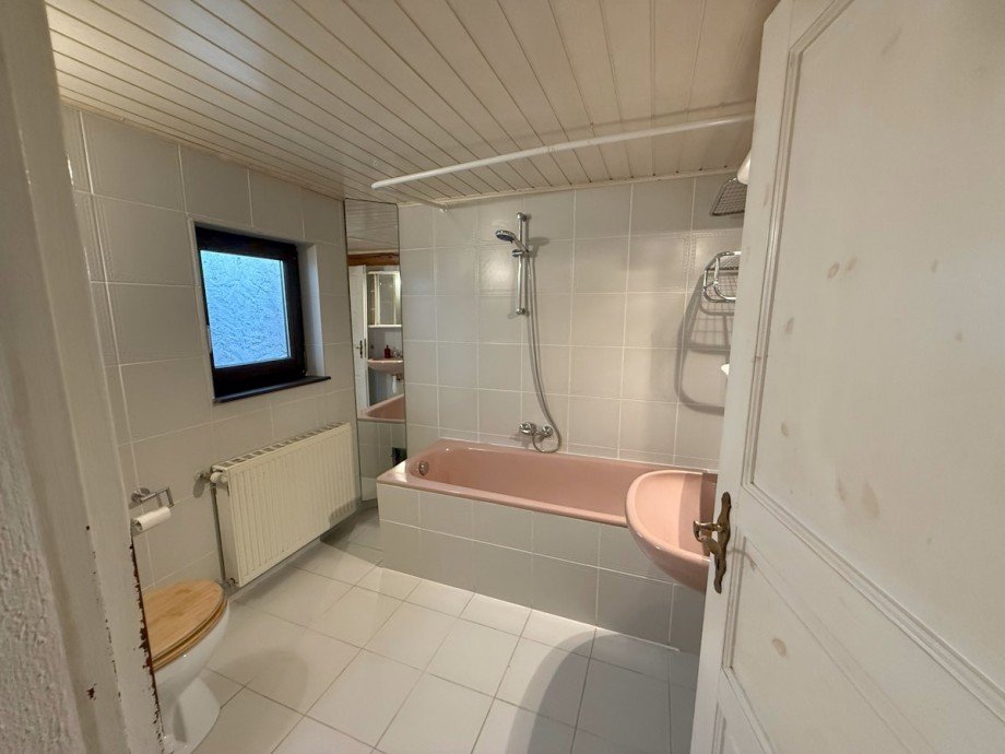 Badezimmer Obergeschoss Einfamilienhaus Riedstadt