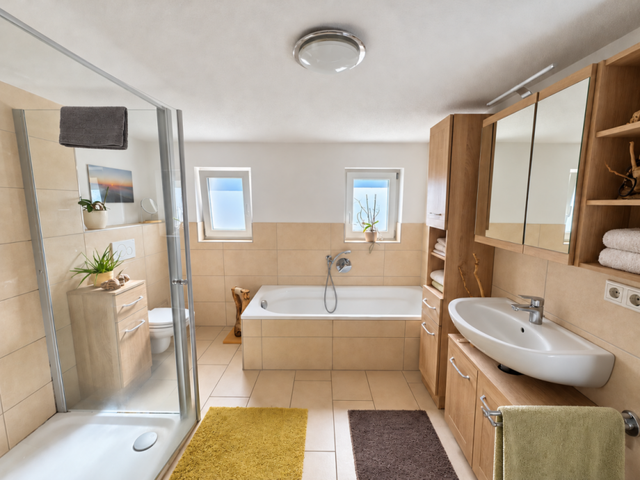 OG-Badezimmer Mehrfamilienhaus Eberbach
