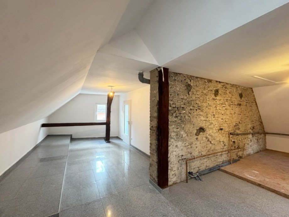 DG teilausgebaut Mehrfamilienhaus Wiesloch