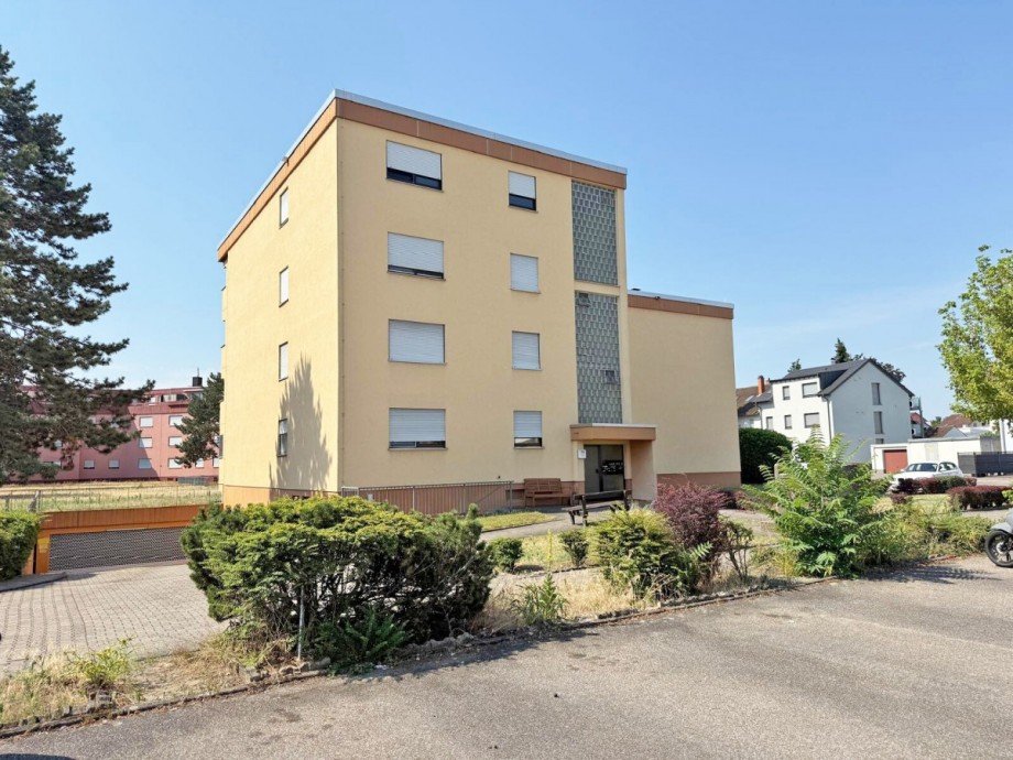 Hausansicht Etagenwohnung Hockenheim