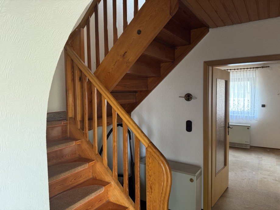 Zeitgen�ssische Holztreppe Einfamilienhaus Dielheim