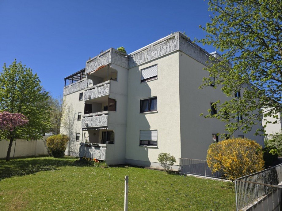 Hausansicht Gartenseite Etagenwohnung Leimen