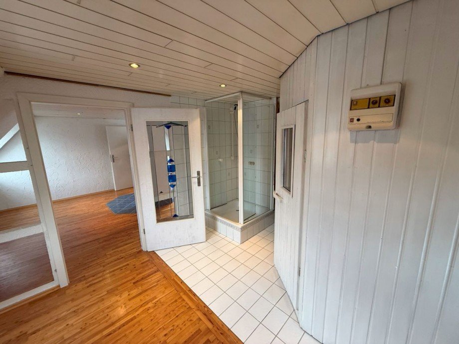 Dusche und Sauna Dachgeschoss Einfamilienhaus Riedstadt