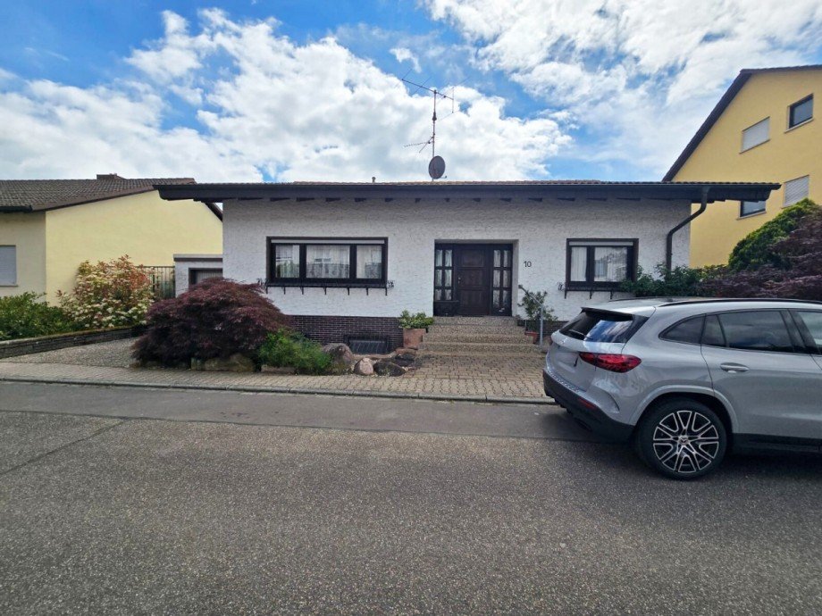 Hausansicht Eingang Einfamilienhaus Altlu�heim