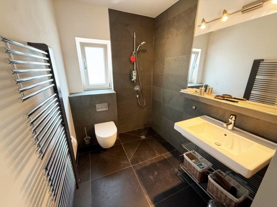 Badezimmer1 Obergeschoss Doppelhaush�lfte Freinsheim