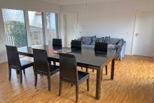 Wohn-/Essbereich Exklusive, dennoch ruhige Zwei-Zimmer-Traumwohnung im Zentrum von Walldorf zu vermieten.