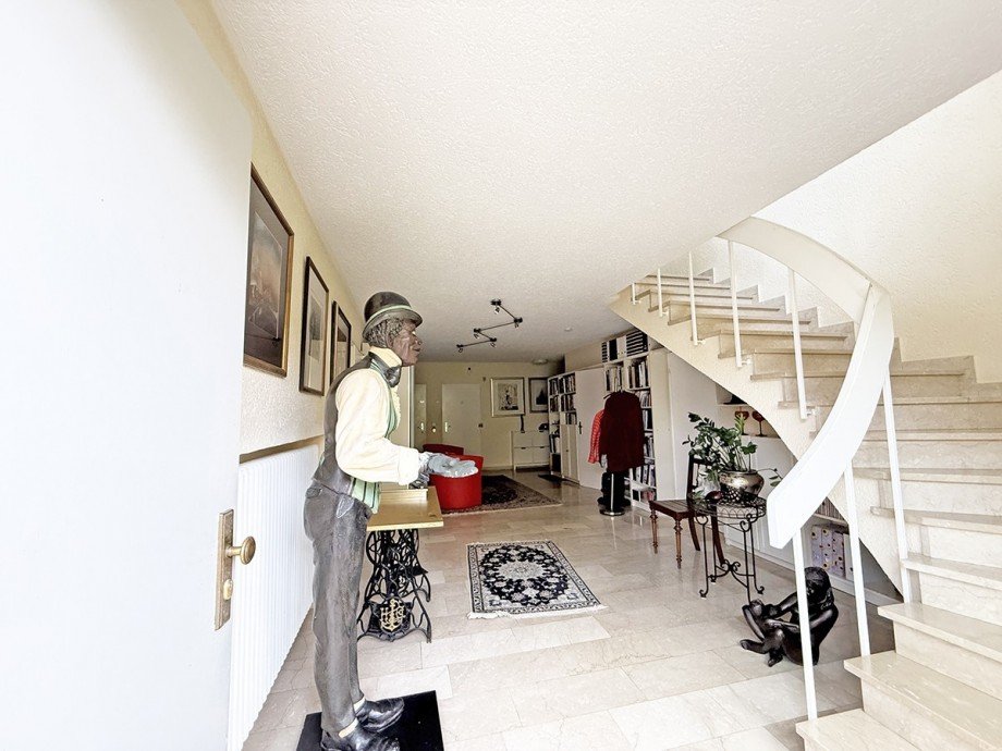 Gro�er Flur UG Einfamilienhaus Oberzent