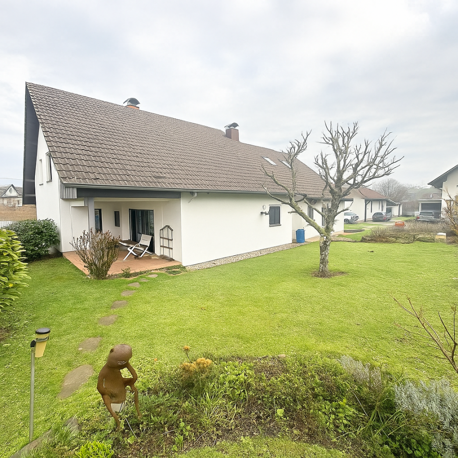 Gartenansicht Zweifamilienhaus Dielheim
