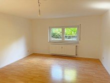 Raum 1 Bieterverfahren - 2 Raum-B�ro mit Kochzeile, Tageslichtbad, frisch renoviert - sofort frei!