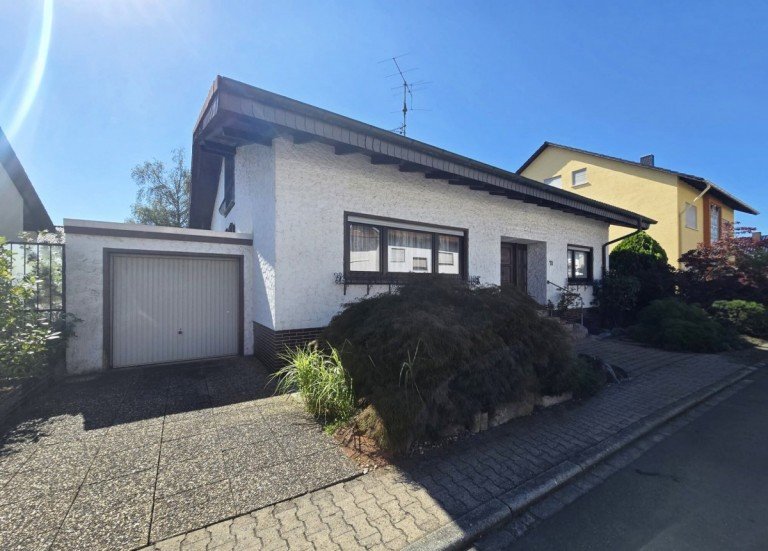 Hausansicht Altlu�heim Einfamilienhaus Wohnen mit Herz! Gro�z�giges Haus! Wintergarten, Einliegerbereich & paradiesischem Garten!