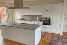 Hochwertige K�che Exklusive, dennoch ruhige Zwei-Zimmer-Traumwohnung im Zentrum von Walldorf zu vermieten.