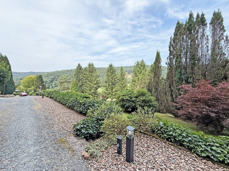 Hofeinfahrt Einfamilienhaus Oberzent